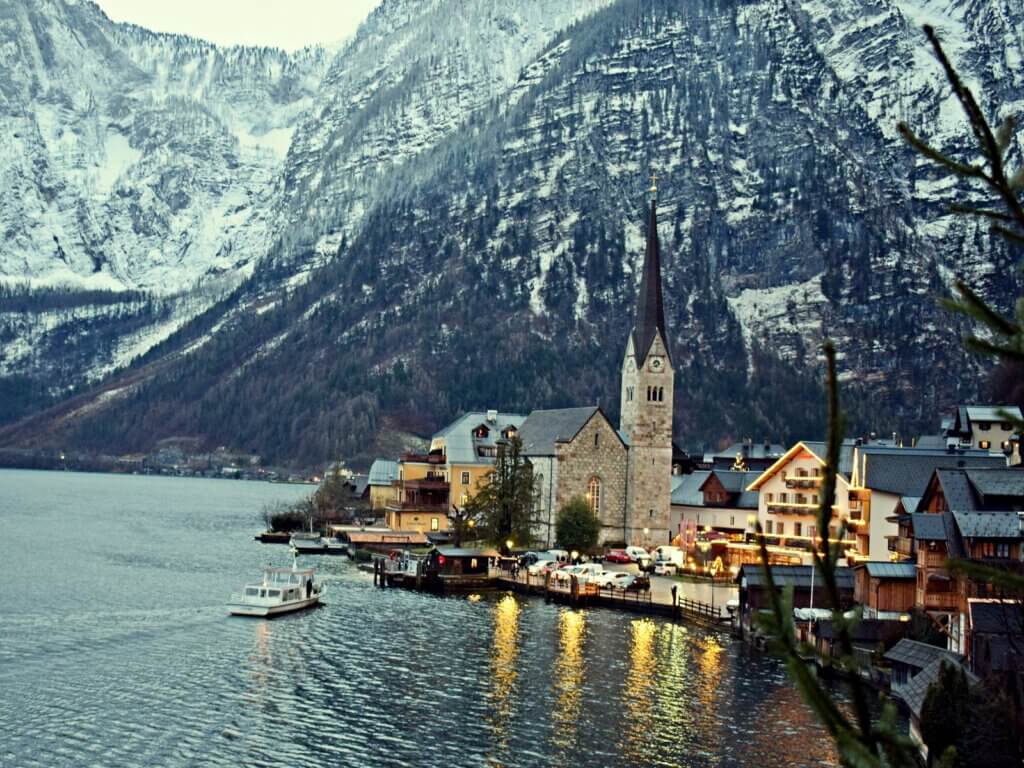 Stephanie coming Hallstatt