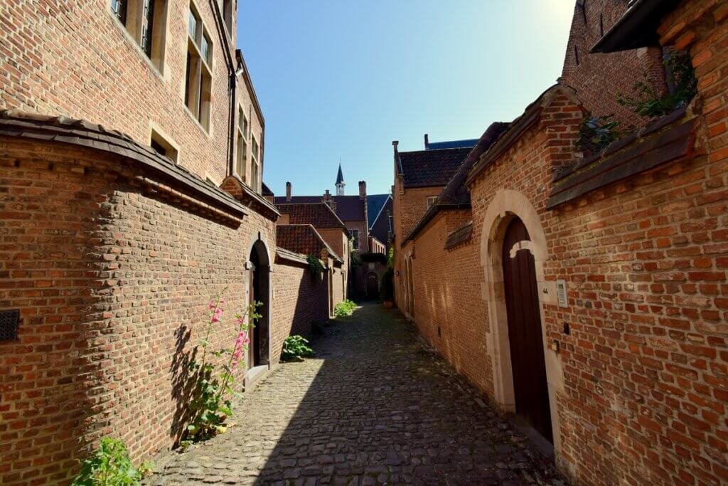 Antwerp Beguinage Alley