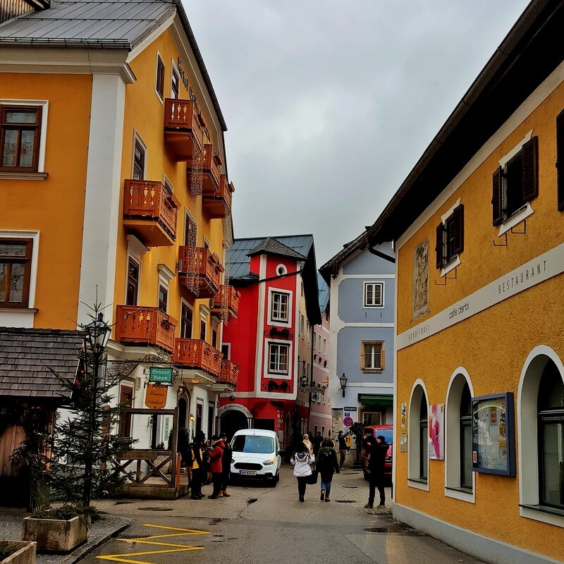 hallstatt colorful houses