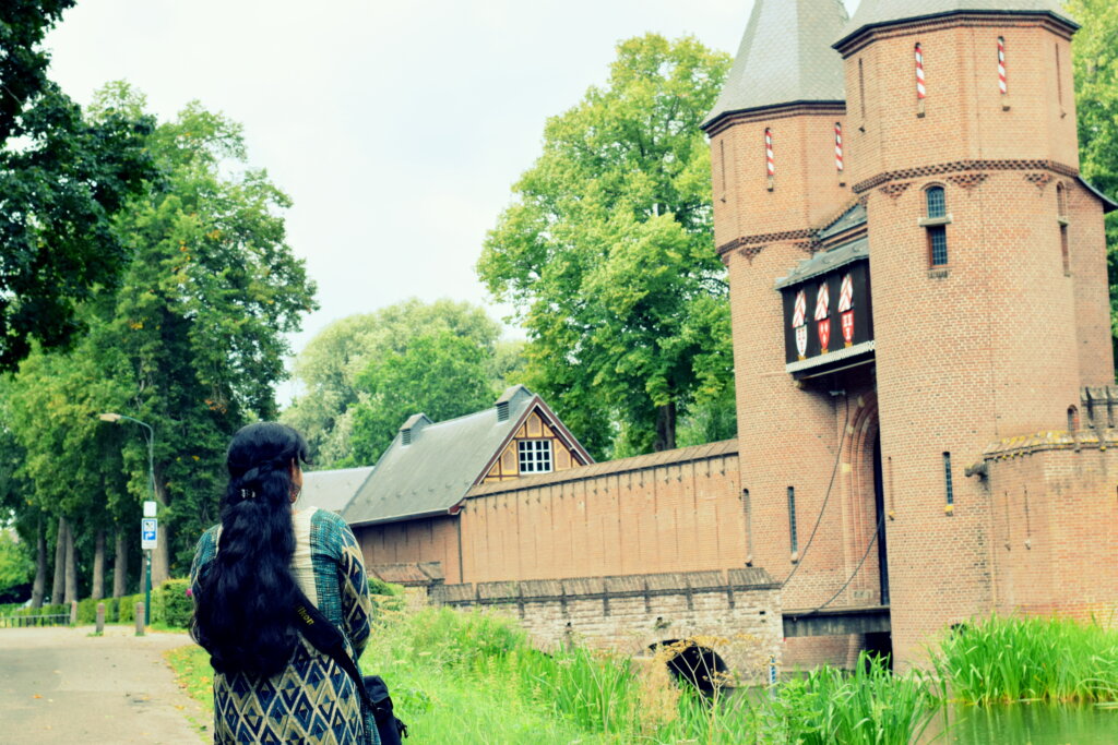 Entrance Castle de Haar