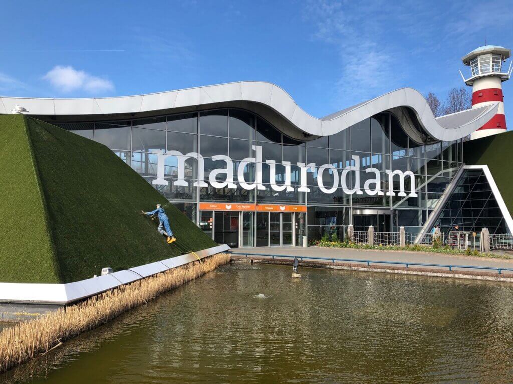 Hans at Madurodam Entrance